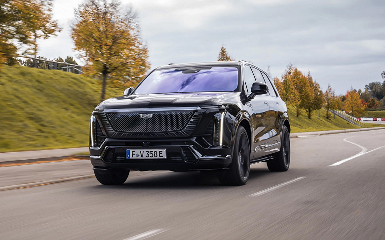 Американский премиум как альтернатива китайскому: &laquo;Рольф&raquo; привезет в Россию новый Cadillac Vistiq &mdash; 624 л.с., 6 мест, звук как в кино и 5-зонный климат-контроль